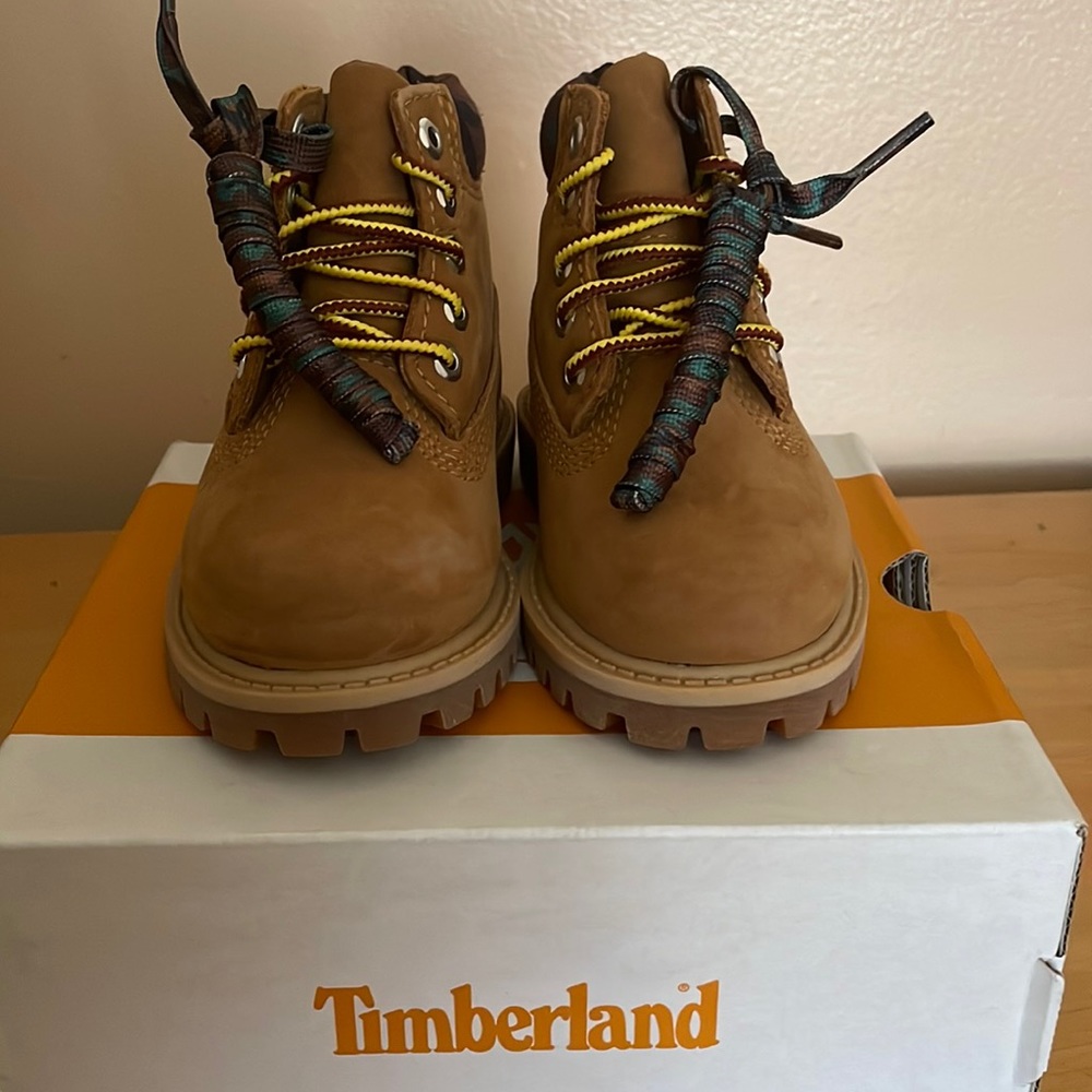 Timberland army/camouflage waterproof 6M/M/6 Toddler brand new/not worn